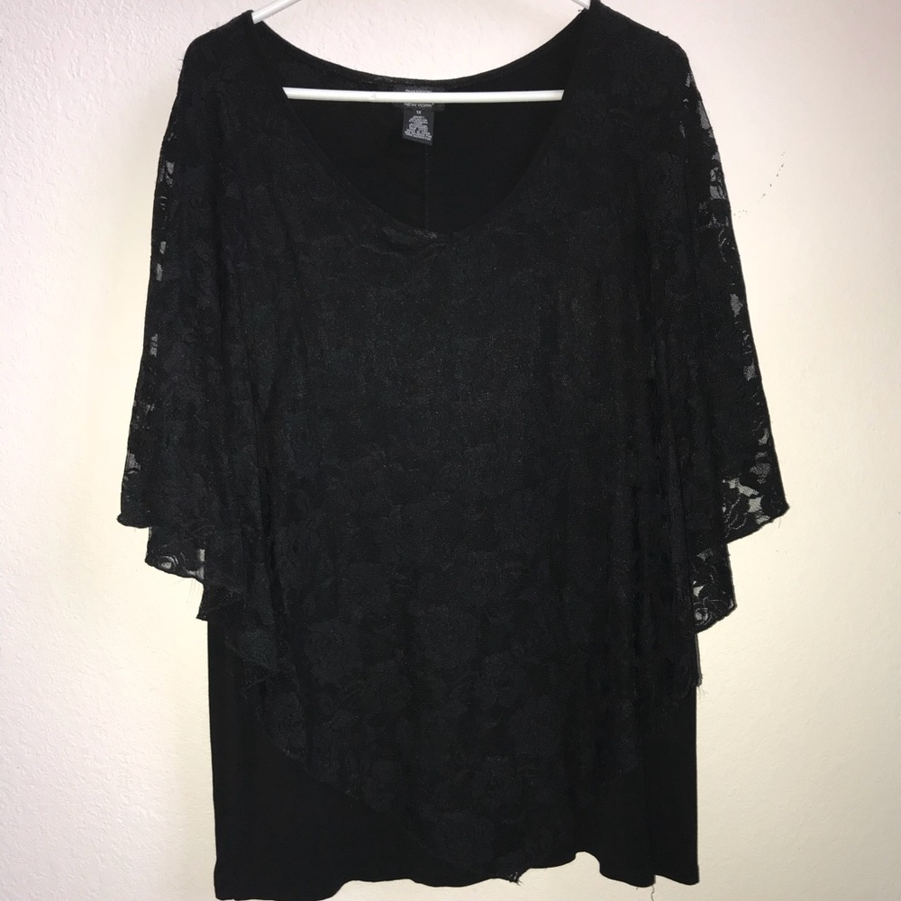 Black lace overlay stretchy top! 1X